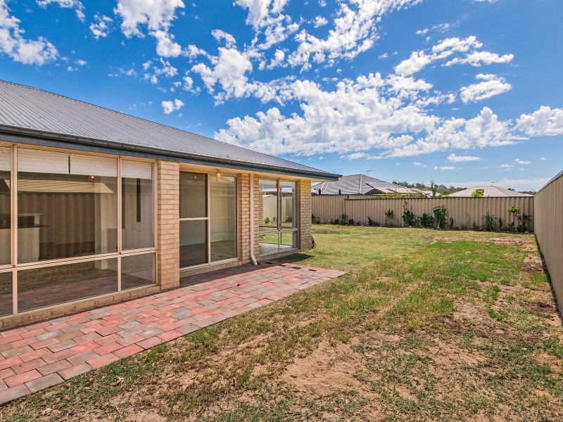 70 Champion Drive, Bertram WA 6167