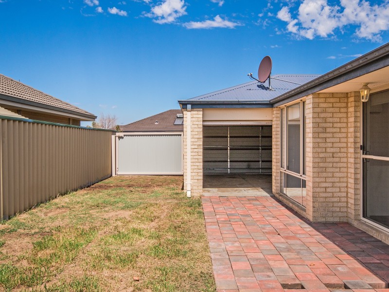 70 Champion Drive, Bertram WA 6167