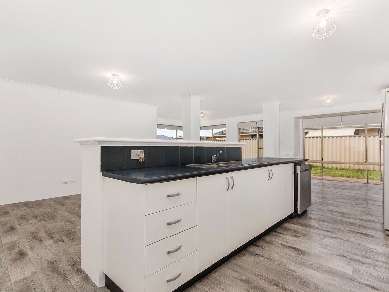 70 Champion Drive, Bertram WA 6167