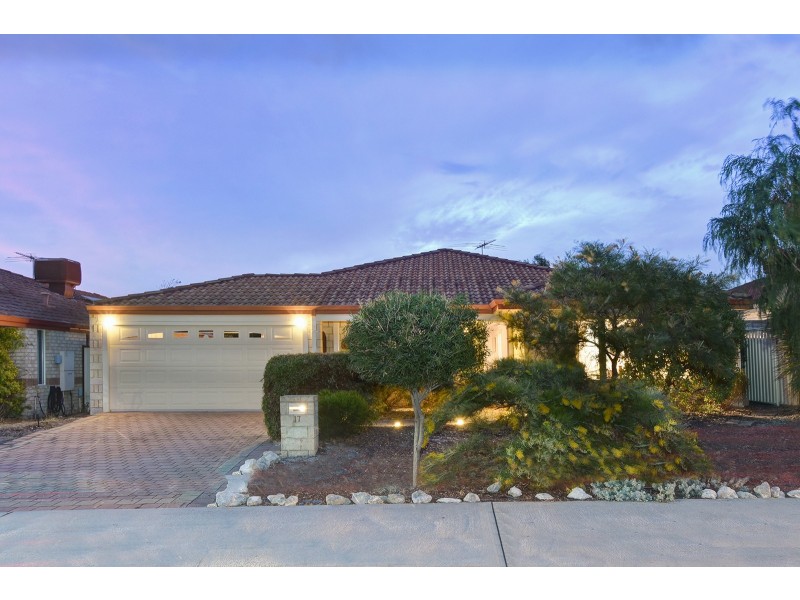 17 Innesvale Way, Carramar WA 6031