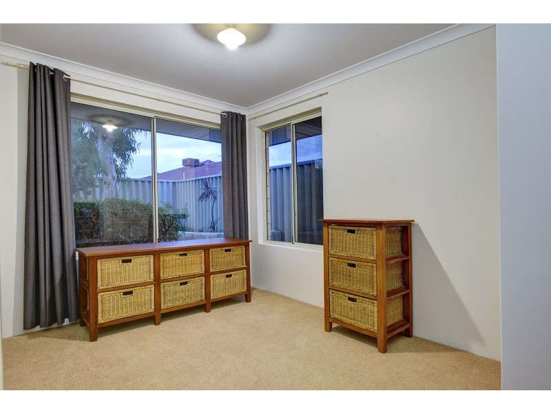 17 Innesvale Way, Carramar WA 6031