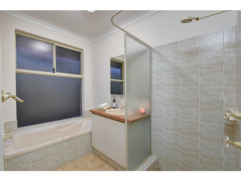 17 Innesvale Way, Carramar WA 6031