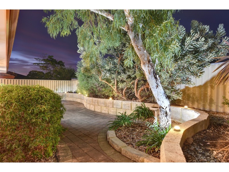 17 Innesvale Way, Carramar WA 6031