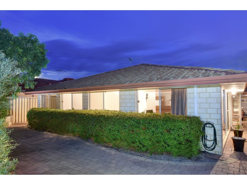 17 Innesvale Way, Carramar WA 6031