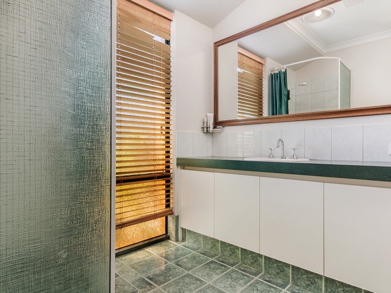 26 Roscrea Court, Orelia WA 6167