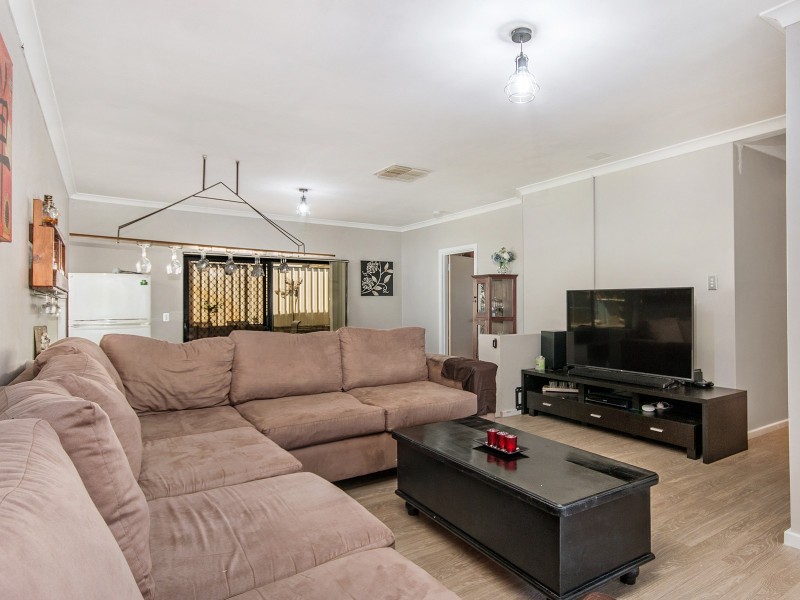 26 Roscrea Court, Orelia WA 6167