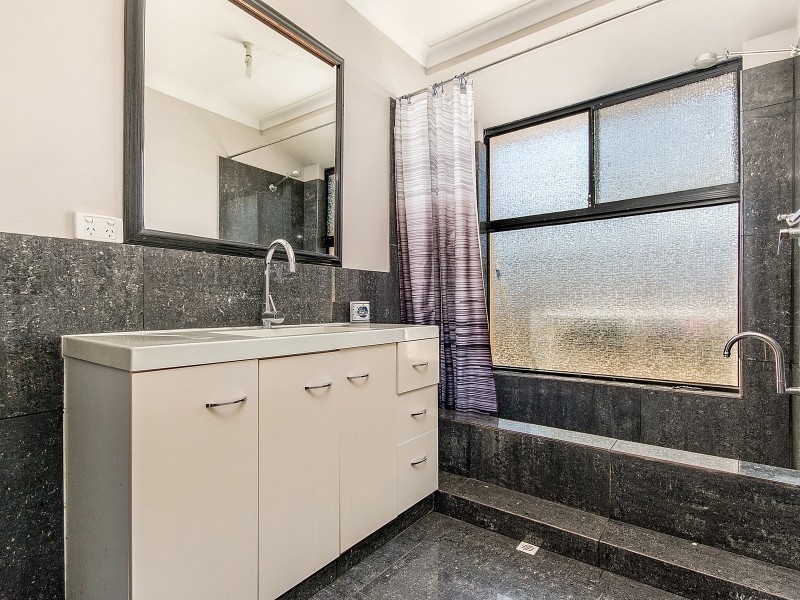 26 Roscrea Court, Orelia WA 6167