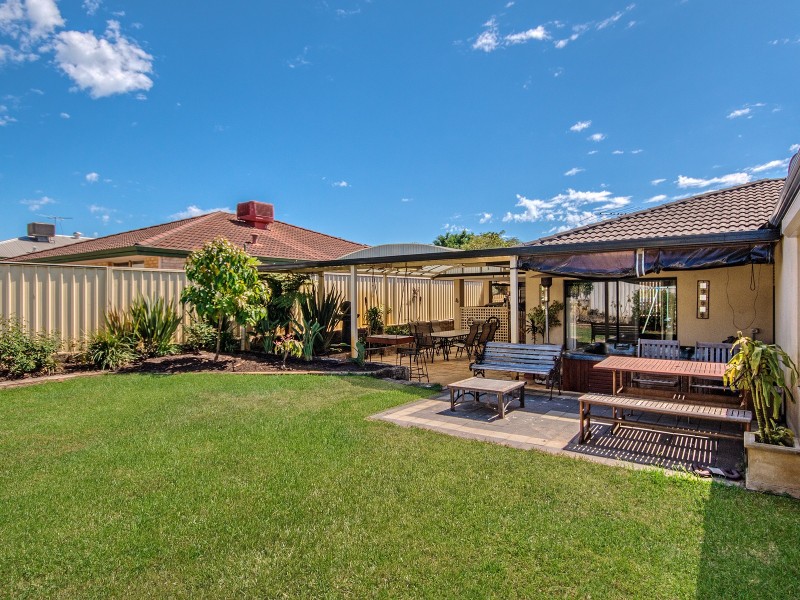26 Roscrea Court, Orelia WA 6167