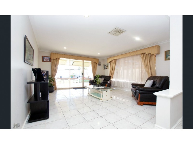 88 Pelican Parade, Ballajura WA 6066