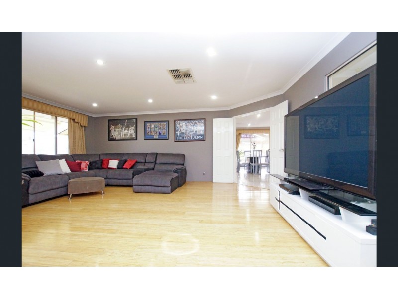 88 Pelican Parade, Ballajura WA 6066