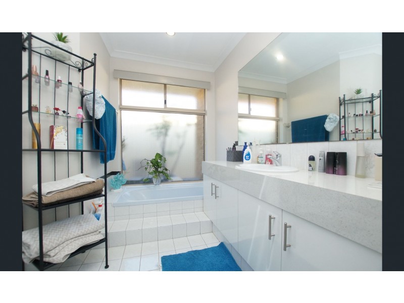88 Pelican Parade, Ballajura WA 6066