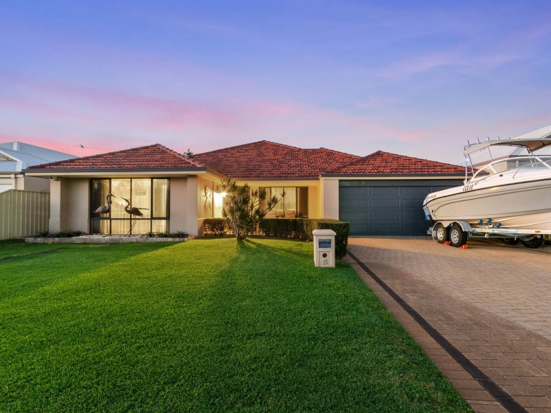 11 Gemini Way, Madeley WA 6065