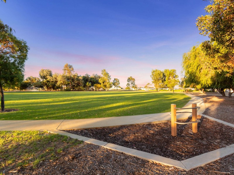 11 Gemini Way, Madeley WA 6065