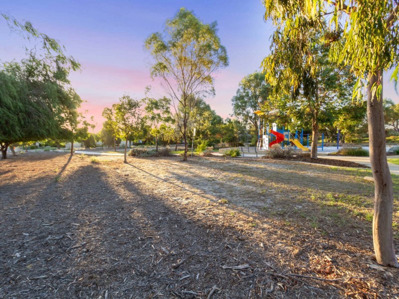 11 Gemini Way, Madeley WA 6065