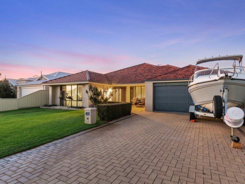 11 Gemini Way, Madeley WA 6065