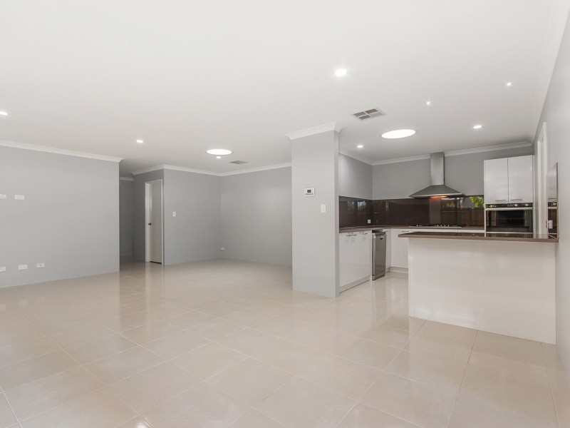 93 Sapphire Chase, Wellard WA 6170