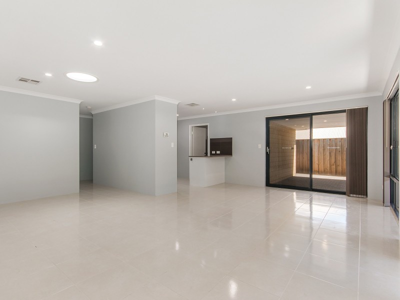 93 Sapphire Chase, Wellard WA 6170