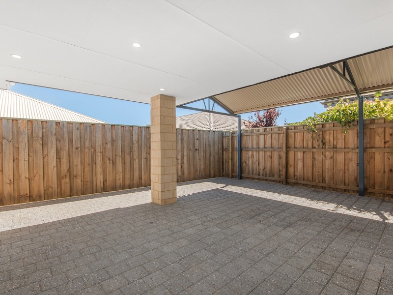 93 Sapphire Chase, Wellard WA 6170