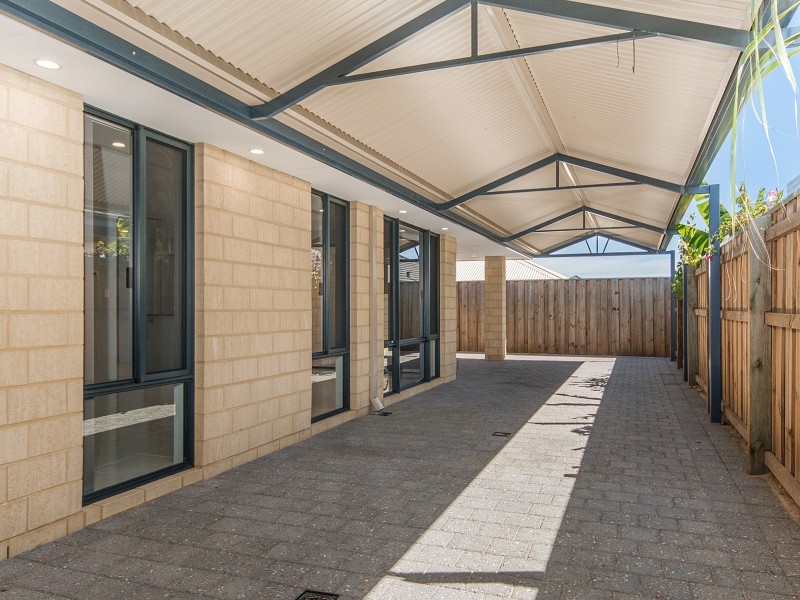 93 Sapphire Chase, Wellard WA 6170