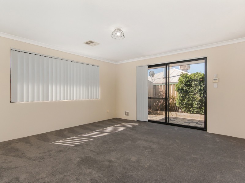 10 Warrior Pass, Bertram WA 6167