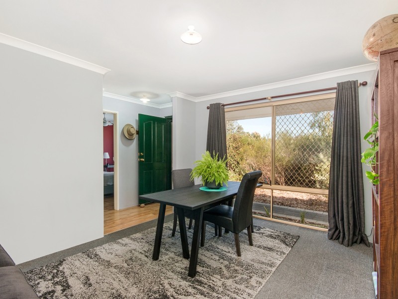 12 Madge Way, Leda WA 6170