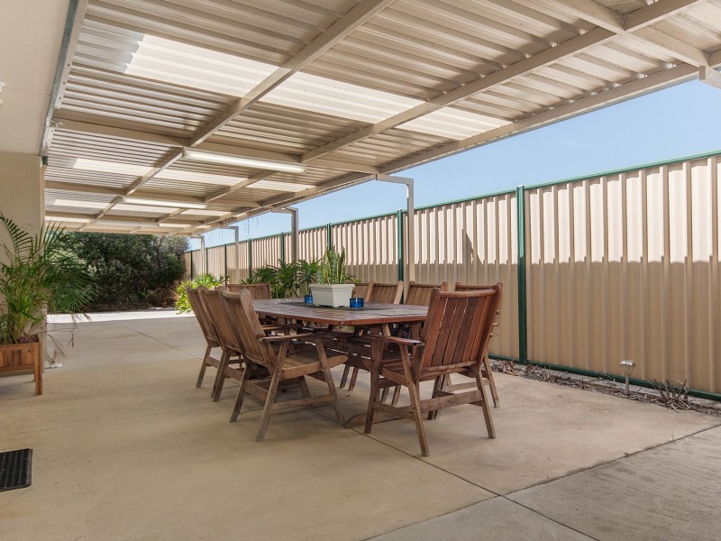 12 Madge Way, Leda WA 6170