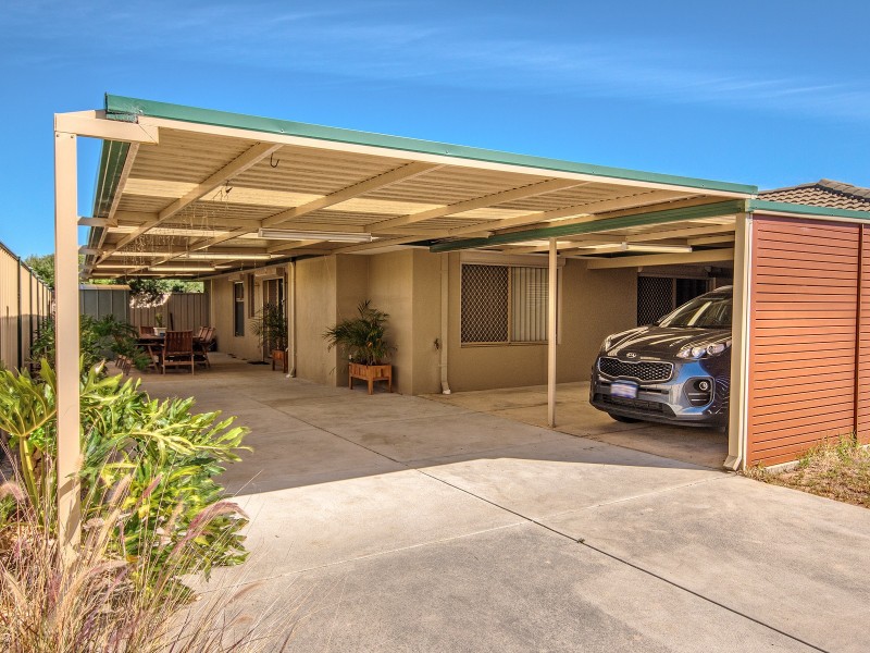 12 Madge Way, Leda WA 6170