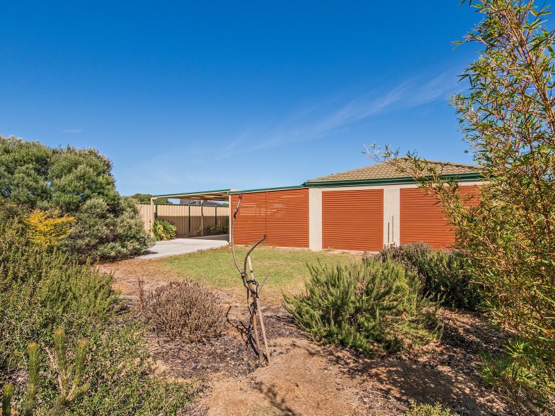 12 Madge Way, Leda WA 6170