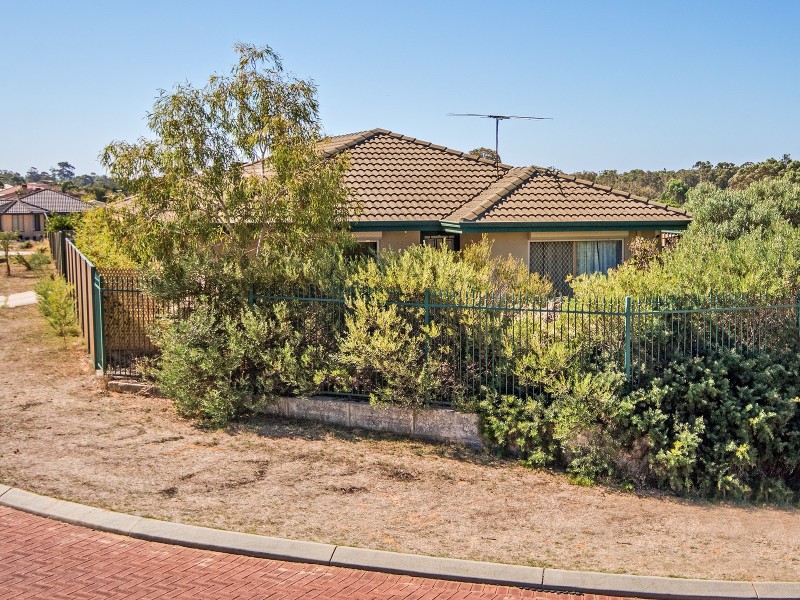 12 Madge Way, Leda WA 6170