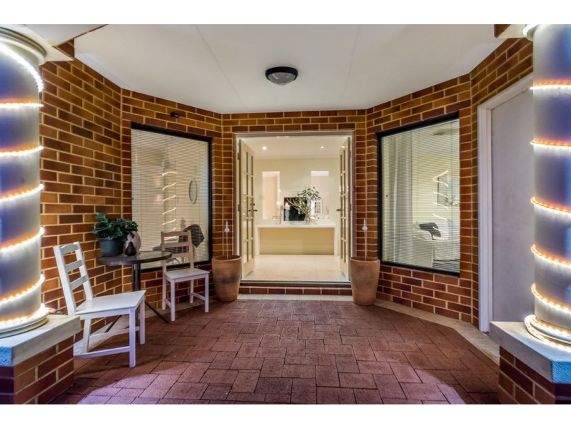 41 Merrang Circuit, Carramar WA 6031