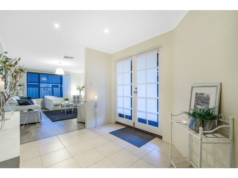 41 Merrang Circuit, Carramar WA 6031