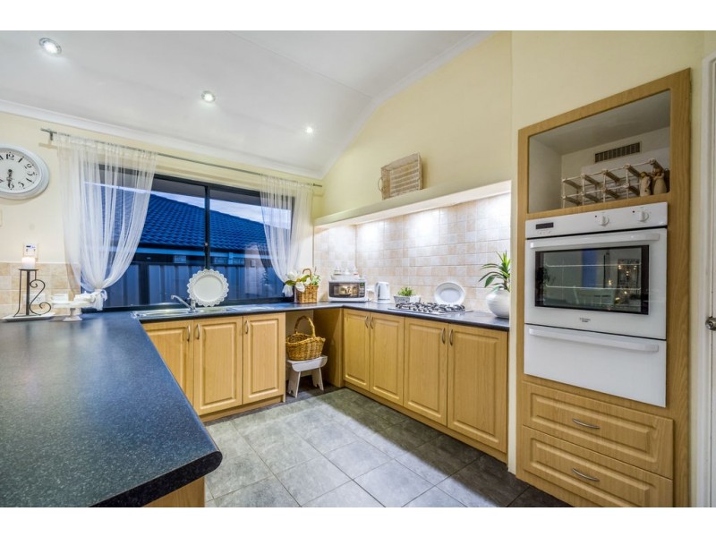 41 Merrang Circuit, Carramar WA 6031