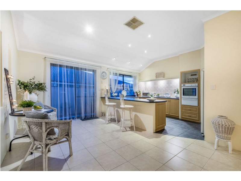 41 Merrang Circuit, Carramar WA 6031