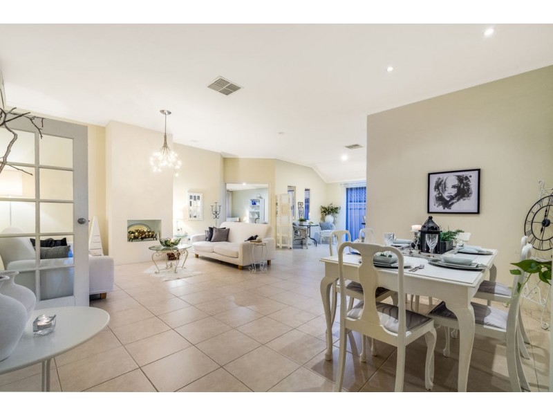 41 Merrang Circuit, Carramar WA 6031