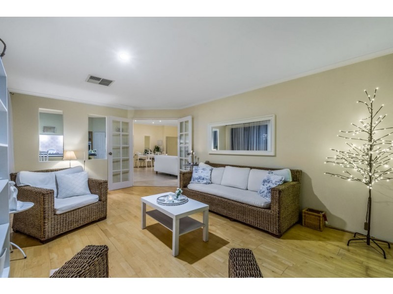 41 Merrang Circuit, Carramar WA 6031