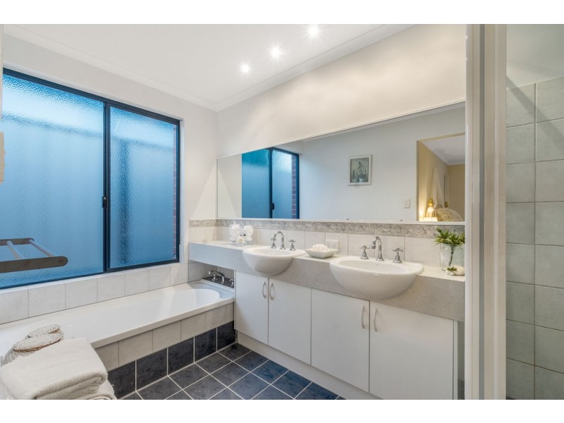 41 Merrang Circuit, Carramar WA 6031