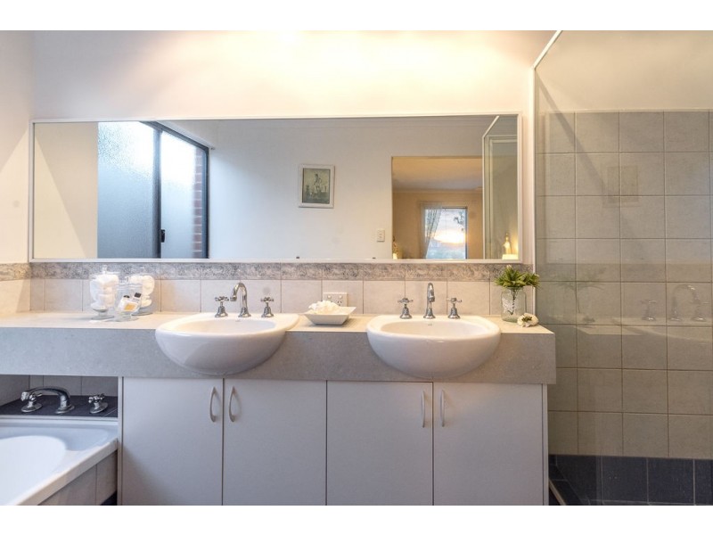 41 Merrang Circuit, Carramar WA 6031