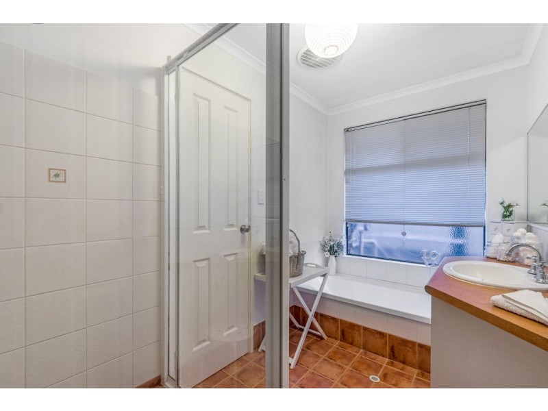 41 Merrang Circuit, Carramar WA 6031