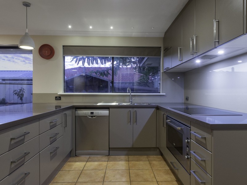 7 Carisbrooke Loop, Hocking WA 6065