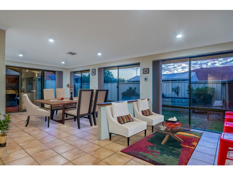 7 Carisbrooke Loop, Hocking WA 6065