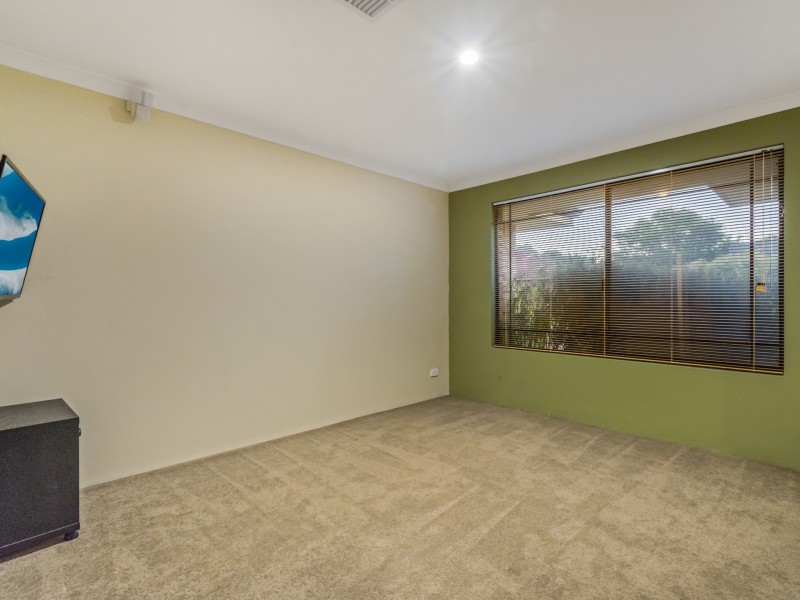 7 Carisbrooke Loop, Hocking WA 6065