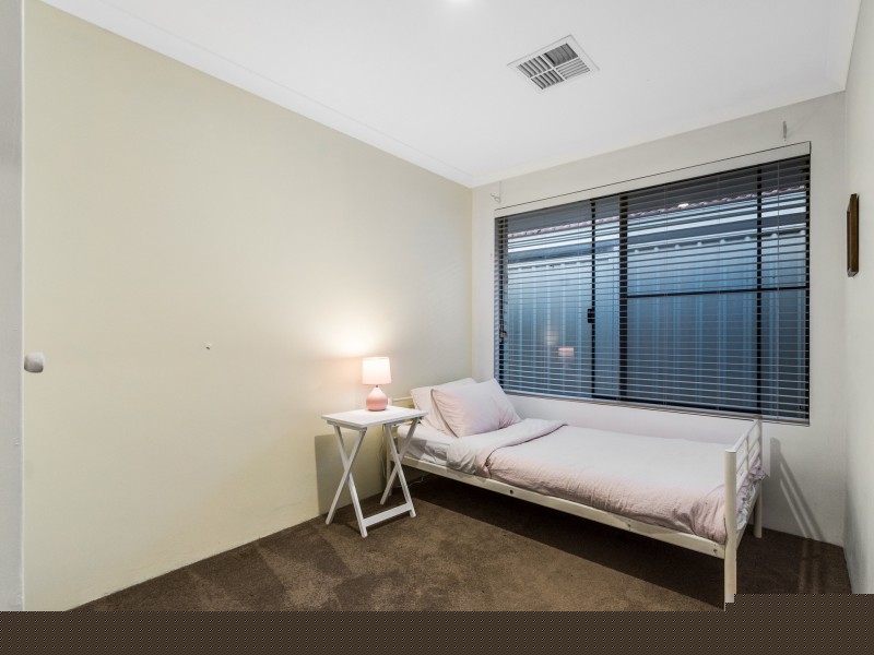 7 Carisbrooke Loop, Hocking WA 6065