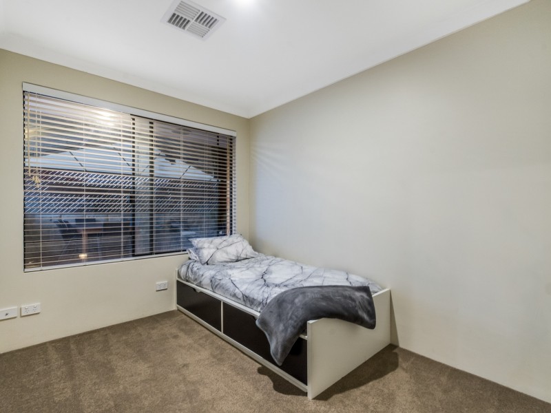 7 Carisbrooke Loop, Hocking WA 6065