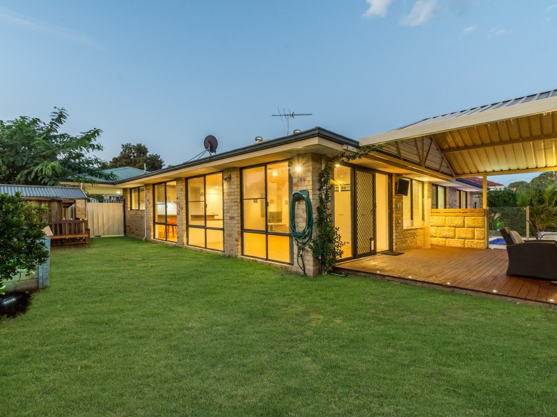 7 Carisbrooke Loop, Hocking WA 6065