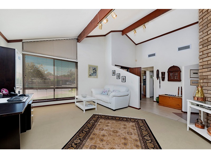 5 Rolland Court, Leeming WA 6149