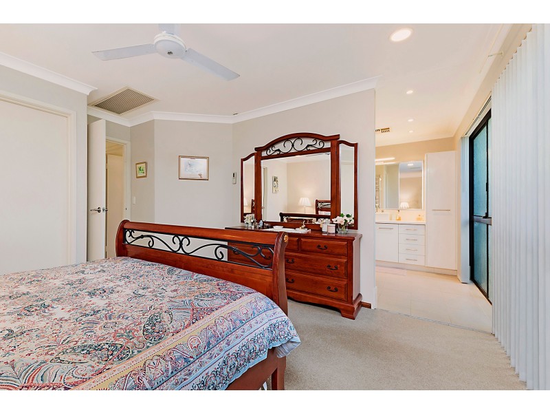 5 Rolland Court, Leeming WA 6149