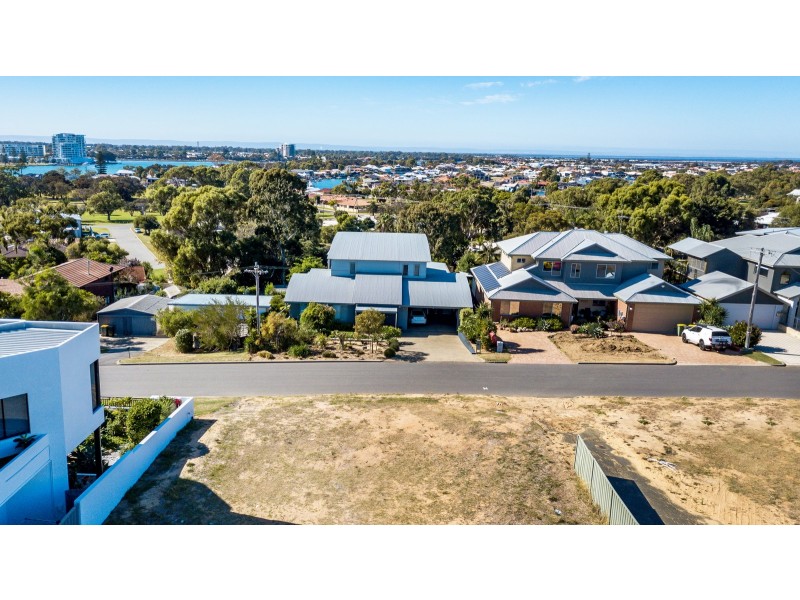 10 Wicklow Road, Halls Head WA 6210