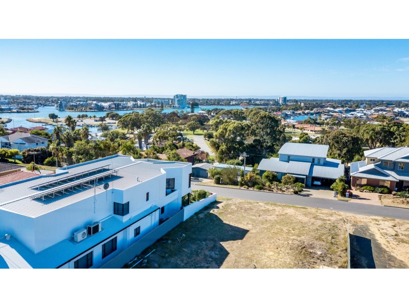 10 Wicklow Road, Halls Head WA 6210