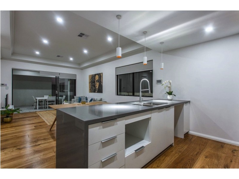 2/295 Marmion Street, Melville WA 6156