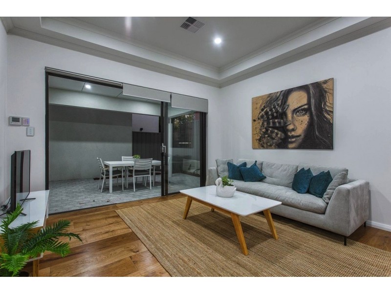 2/295 Marmion Street, Melville WA 6156